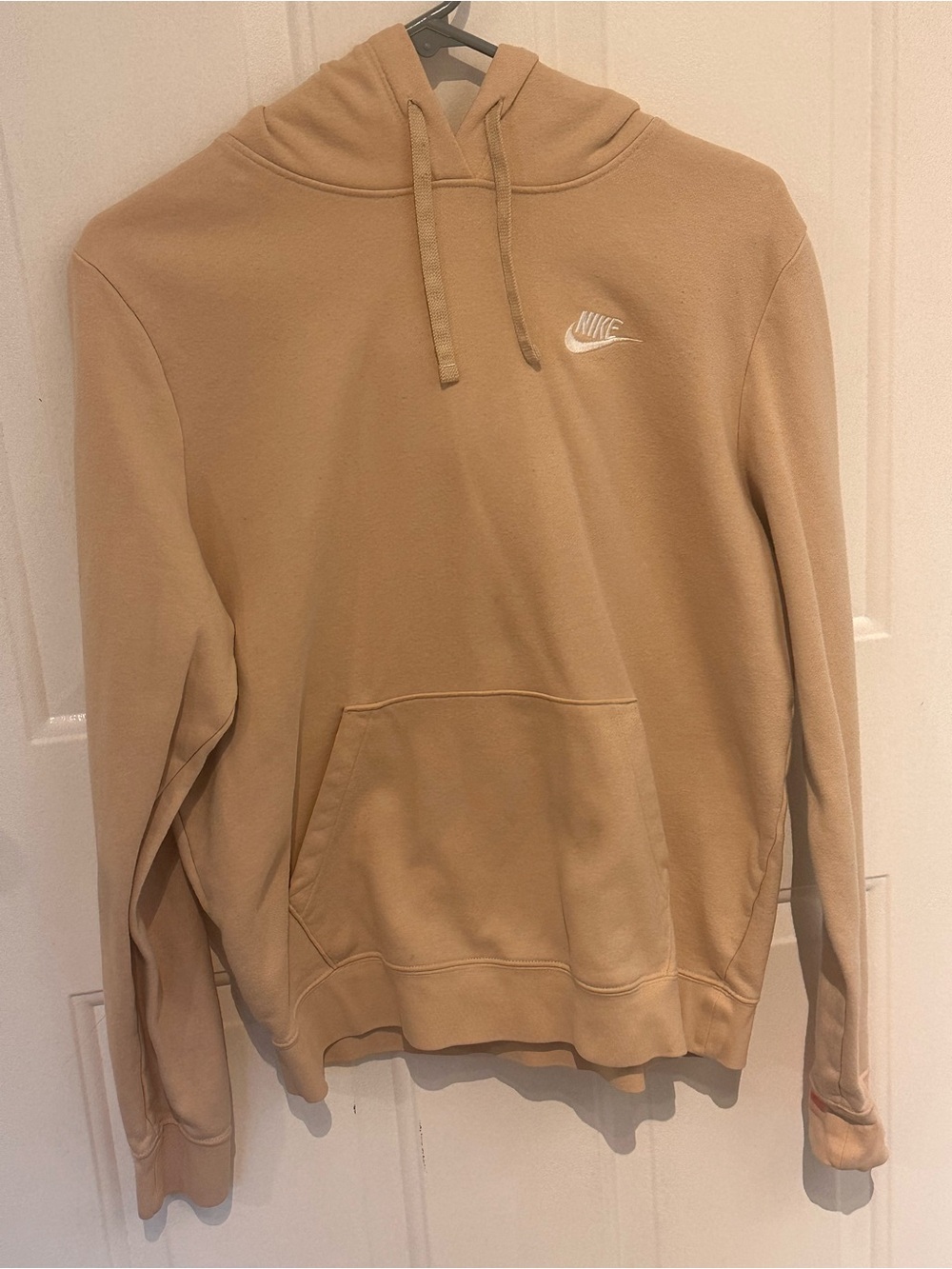 Nike Club Fleece Hoodie — Size M 🤎